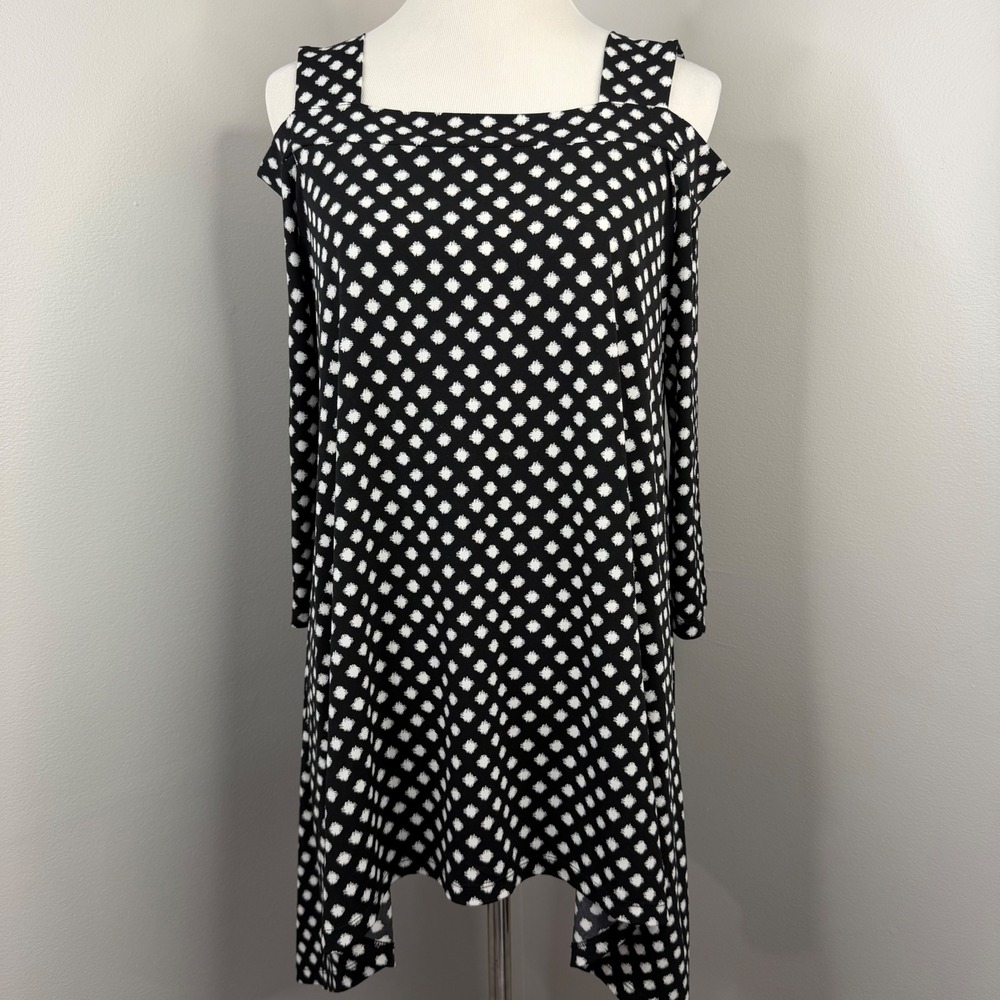 Chico's Womens Black White Cold Shoulder Tunic Sharkbite Hem Top Size 1 M 8 10